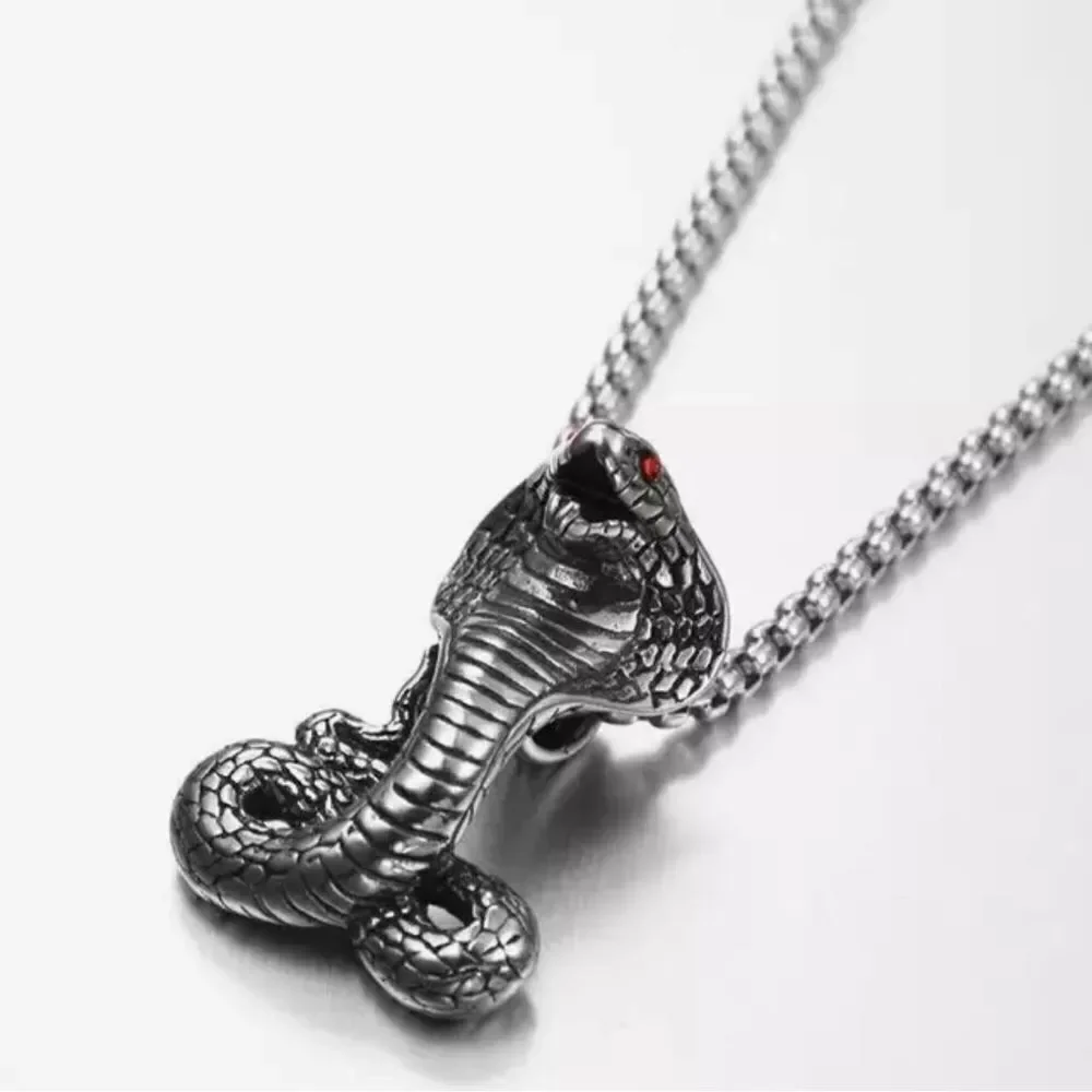 ‎RED EYED COBRA PENDANT